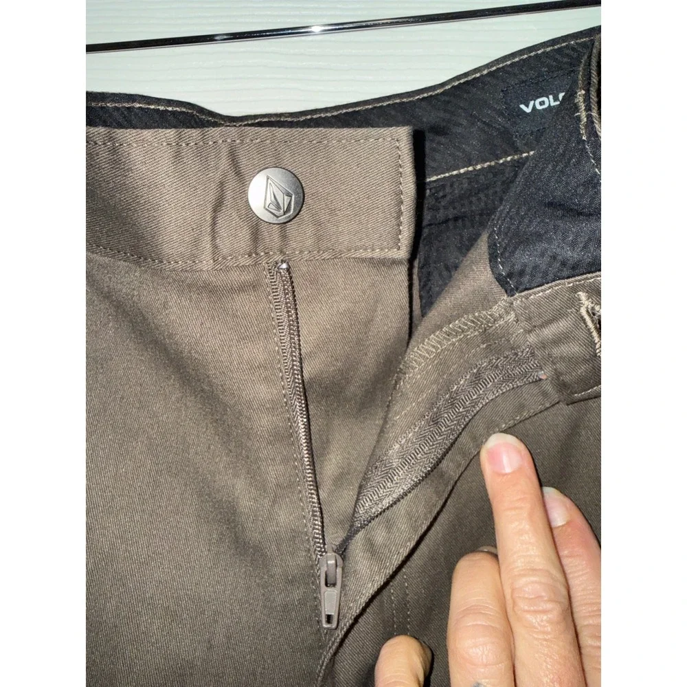 NWT Volcom Vmonty Stretch 22 Chino Shorts Mushroom Brown Mens Size 36 A09117V3